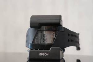 Fitness-Tracker Epson PS-500 und Ladestation